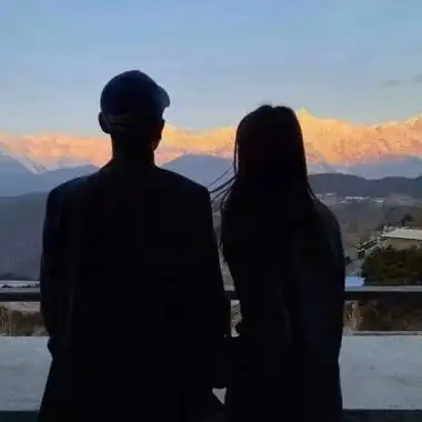 低调拥有成熟气质的新款情侣头像 简单轻熟风情侣微信头像2022_情侣