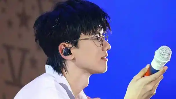 张杰未 · live 开往1982 巡回演唱会