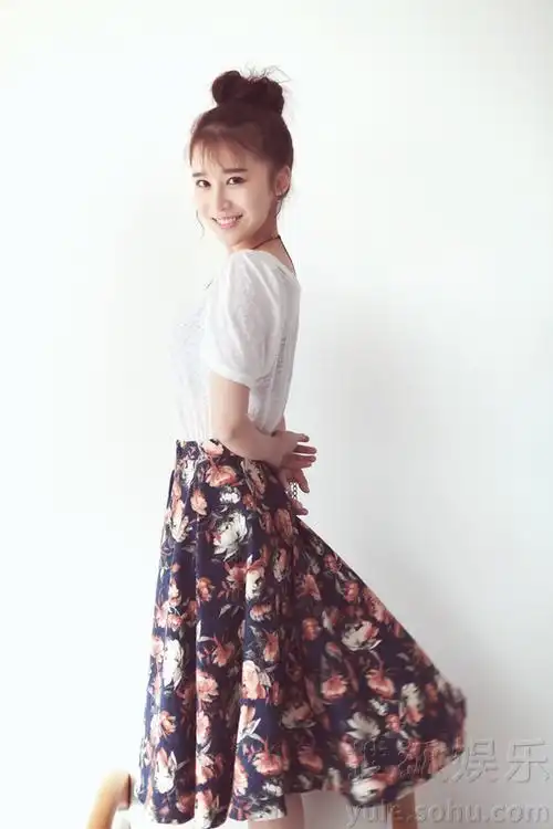 赵寒雪生活写真尽显远淑女气清质 清新时尚甜美可正点平台人人