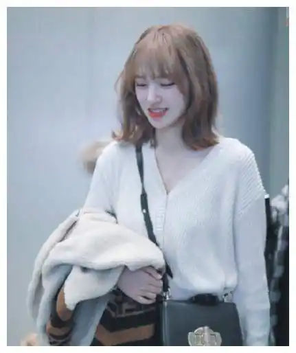 程潇"奶茶栗色"短发亮相,颜值美出新高度_造型_网友_姐姐