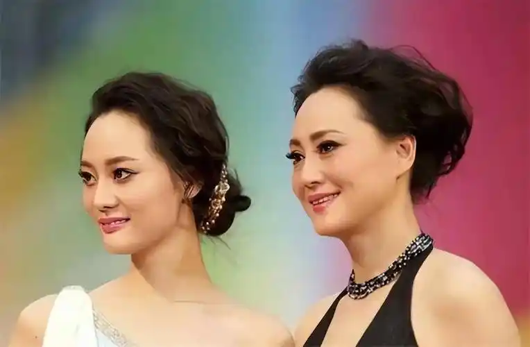 61岁宋佳终于牵手洋人_张学津_京剧_父亲