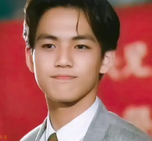 男明星年轻时候的颜值,严屹宽惊艳,焦恩俊男神,张铁林万万没想到