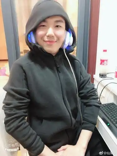 top3仙某某:以前和他一起玩的都是剑网三滴,在剑三圈就小有名气了