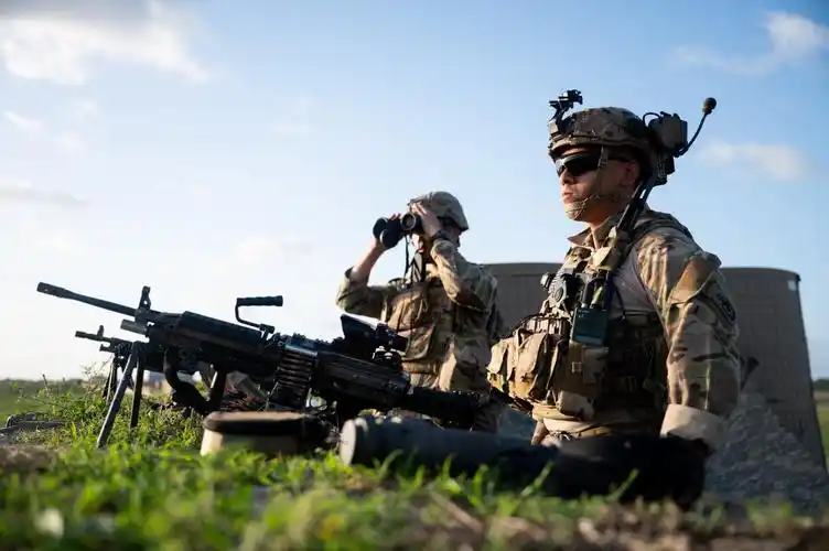 美国陆军士兵部署在肯尼亚参加快速反应危机训练演习