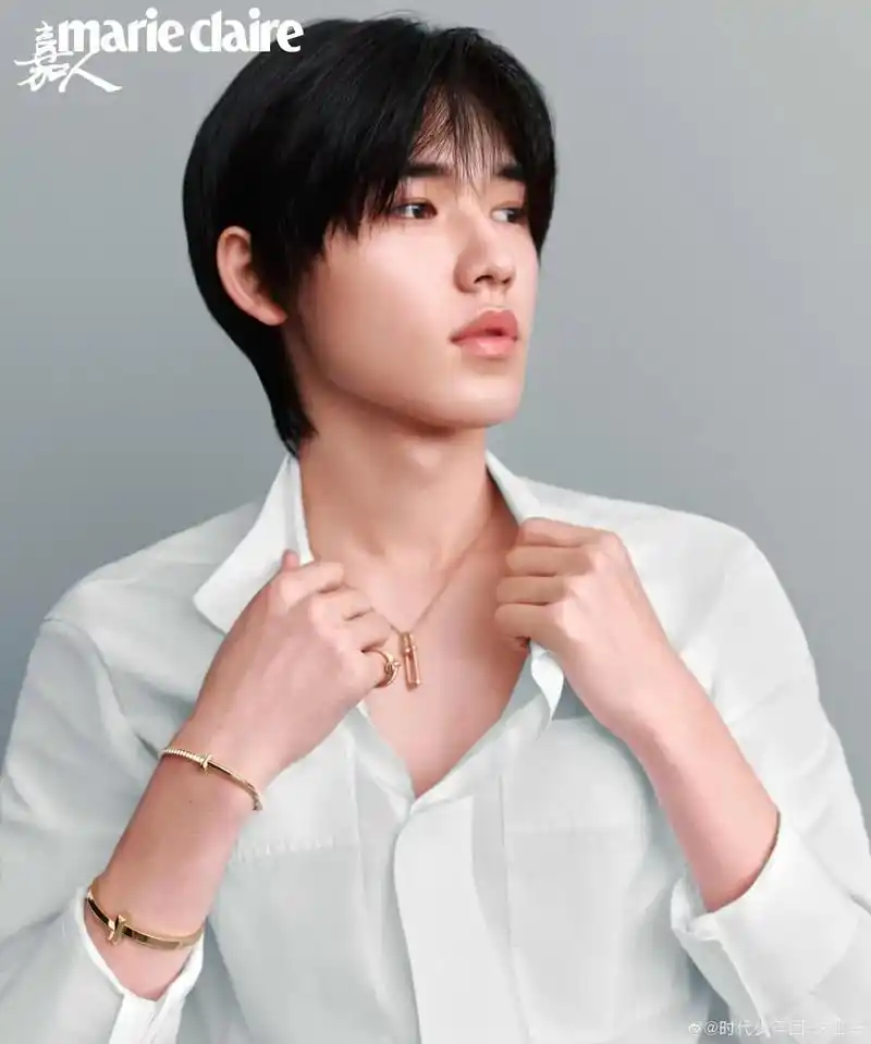 宋亚轩 #耽误你几秒为我心动一下 #锁骨杀  - 抖音