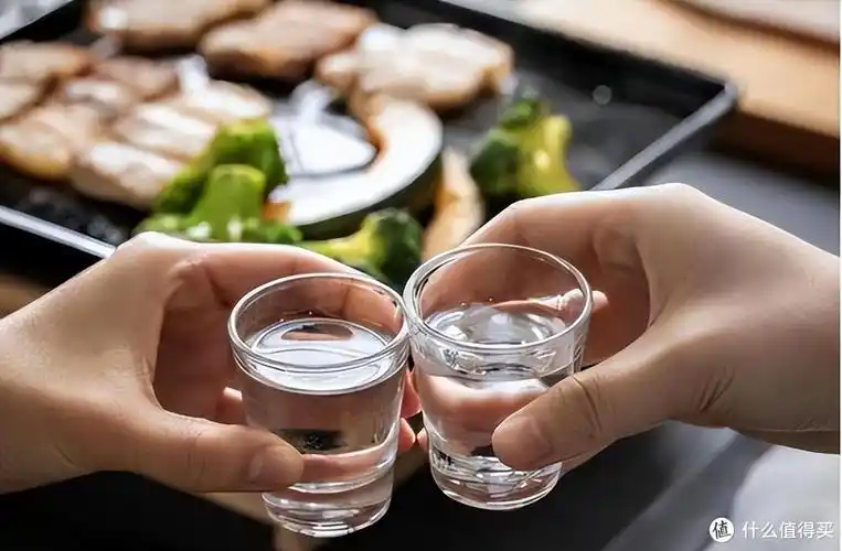 在酒桌上,有三类人从不主动敬酒,甚至无人敢说,看你遇到过没?_白酒_什