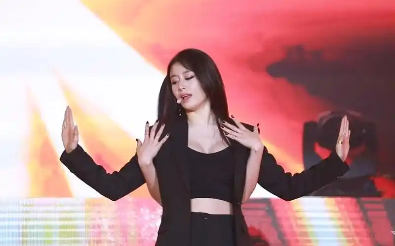 tara朴智妍troublemaker170513姬情四射