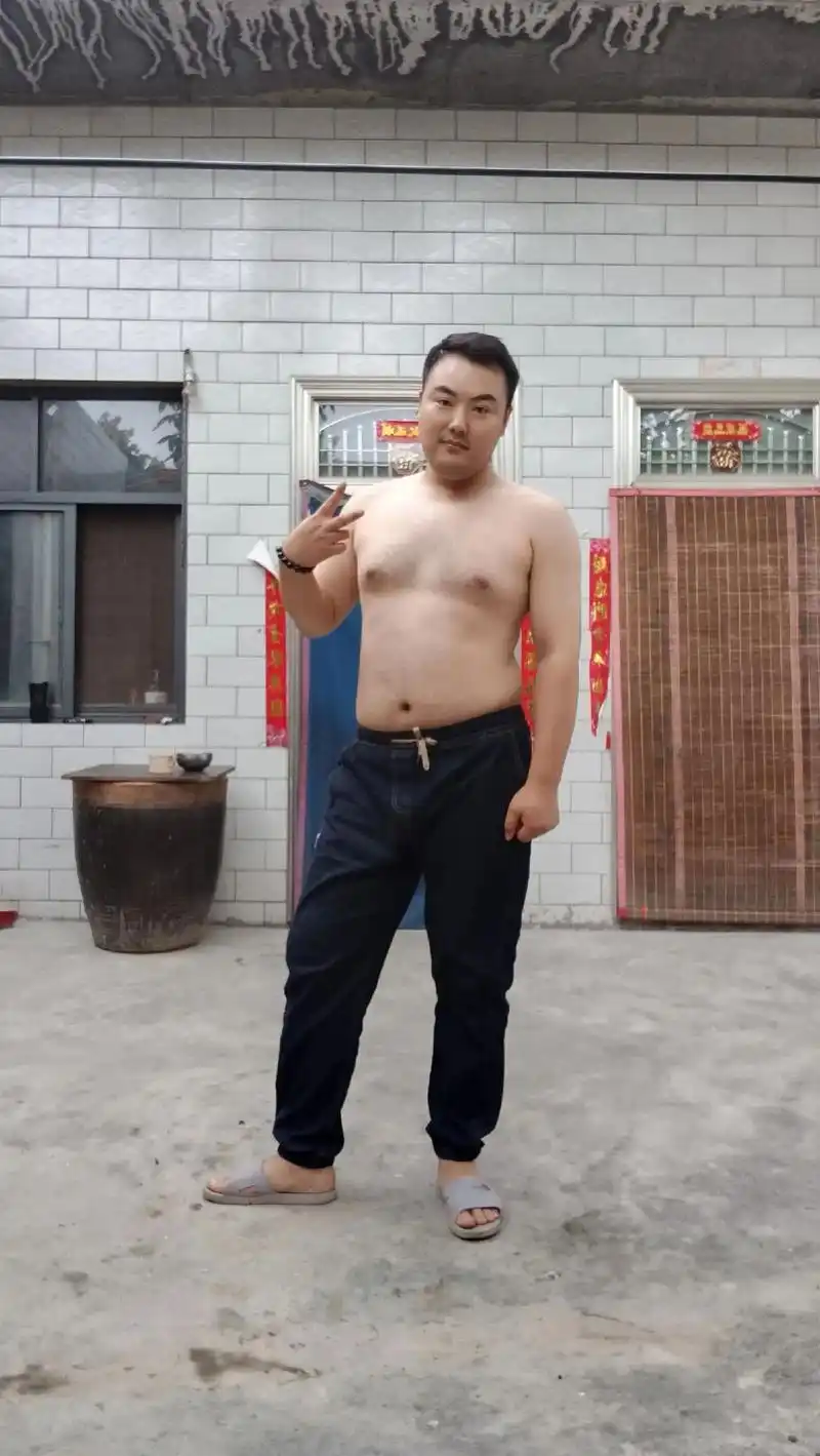 很多年在浓雾中吹起口哨,桥上的火车驶过一个个季节