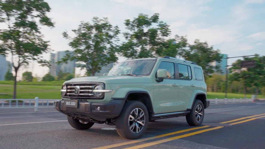 硬派潮品坦克300城市版正式上市新增两种配色售价20万元起