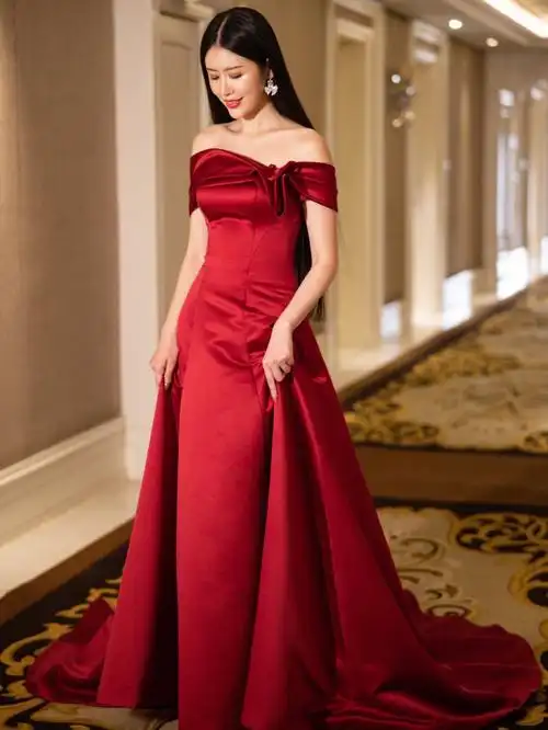 唐山婚纱礼服店红色优雅一字肩缎面敬酒服