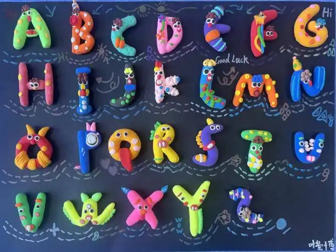 与"泥"相遇 拾趣春光——燕桥小学英语字母单词创意画活动