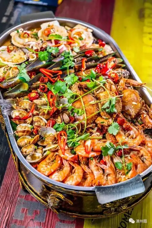 小鲜肉在漳州开的店!田鸡拼虾锅塔,海鲜拼盘,我先替你们吃上了!