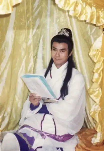 1978年版《倚天屠龙记》中俊俏的张无忌,风靡两岸的《楚留香》中潇洒