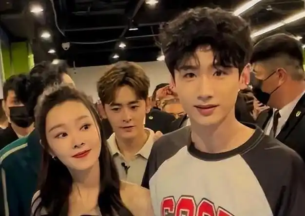 白敬亭宋轶走红毯被要求"亲一个"|张睿|恋情|娱乐圈|女明星_网易订阅