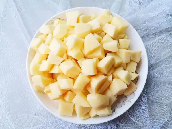 人人能开小吃店#孜然火腿土豆丁(0/16)