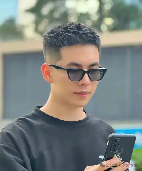 男生过了30岁,剪这几款短发真的很不错,轻熟帅气又有型!