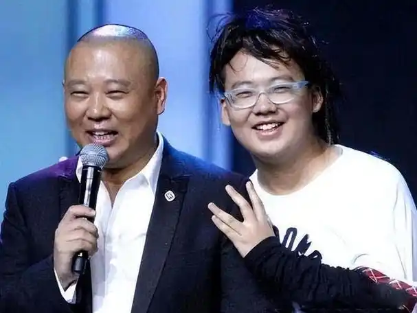 "小减瘦身,大减换人":陈飞宇曾"胖成球",向佐旧照不敢认!