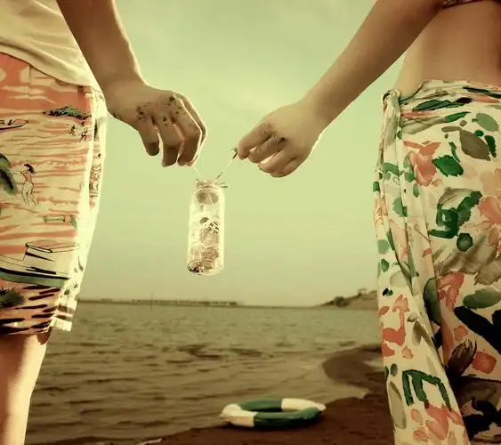 浪漫,爱情,情侣,牵手,瓶子,我们的不离不弃壁纸