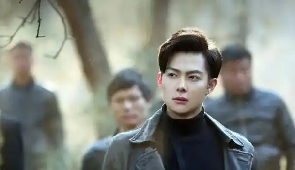 张日山的纹身是麒麟还是穷奇?