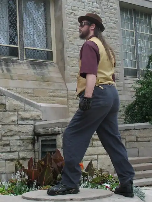 on a pedestal 5 by windthin