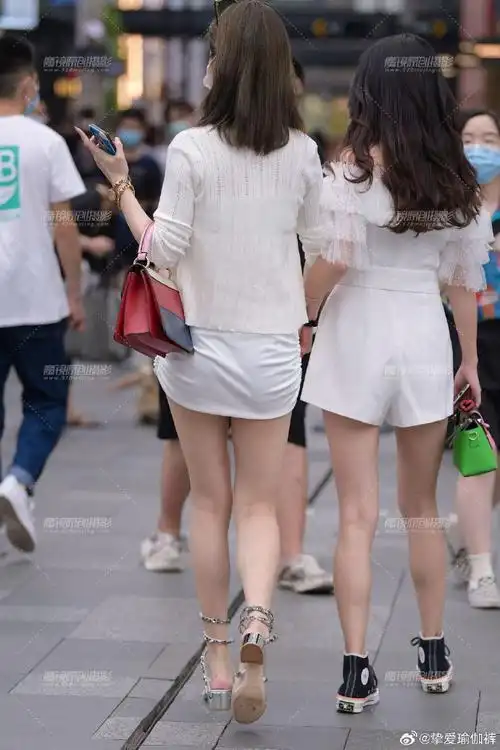 街拍##美女街拍##时尚穿搭