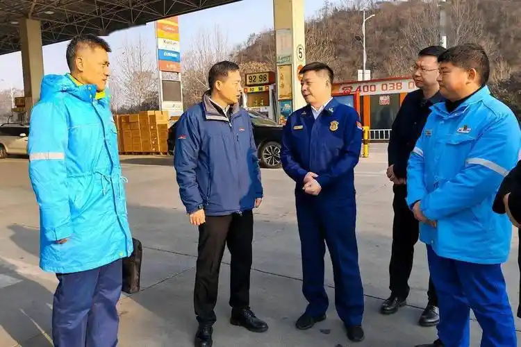 十堰市副市长罗耀华带队开展商贸领域消防安全督导检查