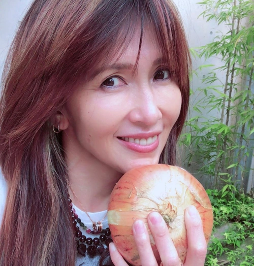 "工藤静香"近照堪比毁容,50岁成老阿姨,木村拓哉却生死相依