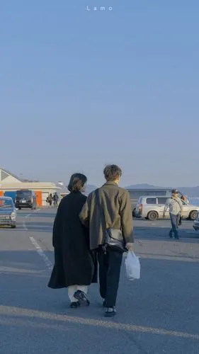 请珍惜你的珍贵 cr:@小武拉莫人物壁纸/锁屏壁纸/情侣摄影ins