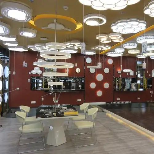 庆溢照明形象店灯具布置