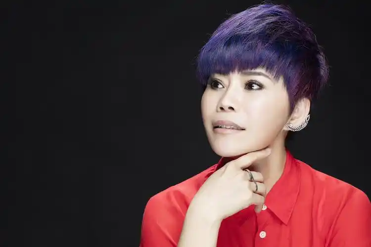 左脑中度萎缩,担心像刘真不敢做手术_詹雅雯