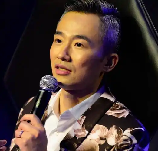 主持人程雷:患遗传性肝病被女友分手,42岁娶小18岁同行_明星_工作