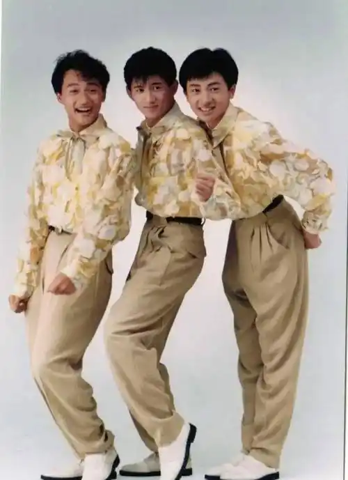 小虎队成员:吴奇隆五段感情,苏有朋单身,陈志朋与经纪人解约