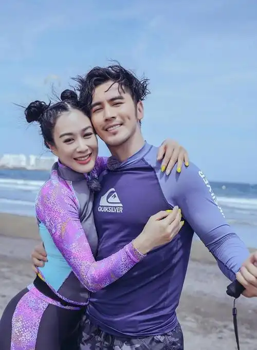 歌手张伦硕,钟丽缇是他的挚爱,把三个继女当成宝