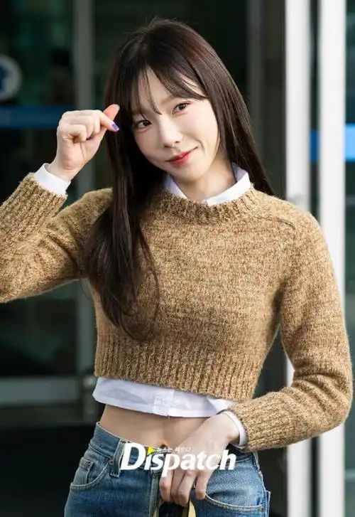 韩国的美女很多,金泰妍最近的照片都没怎么 p过,她的真实情况一目了然