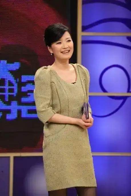 深陷富豪宴请风波,陈蓉"卫视一姐"的地位难保?