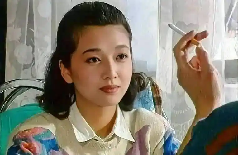 年轻时候的江珊!