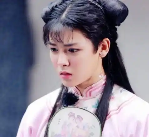 竟然还没有一个男人好看!马天宇的女装照,别有时尚,非常的美.