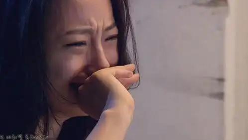 无比伤心的哭泣女生图片代入感很强已经开始伤心了