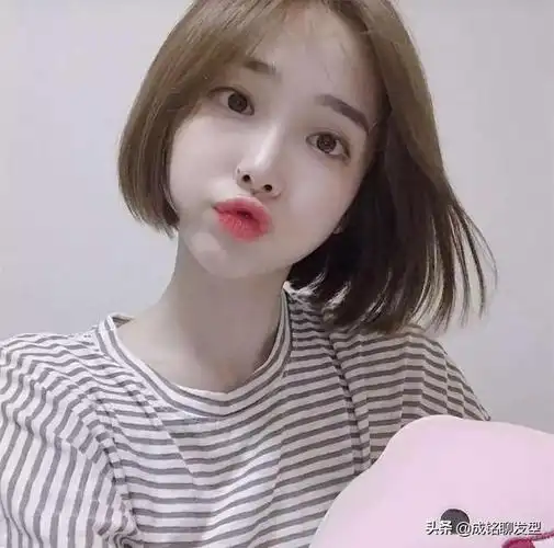减龄瘦脸堪比整形,换发型前看看吧(2021年圆脸适合什么发型女短发)