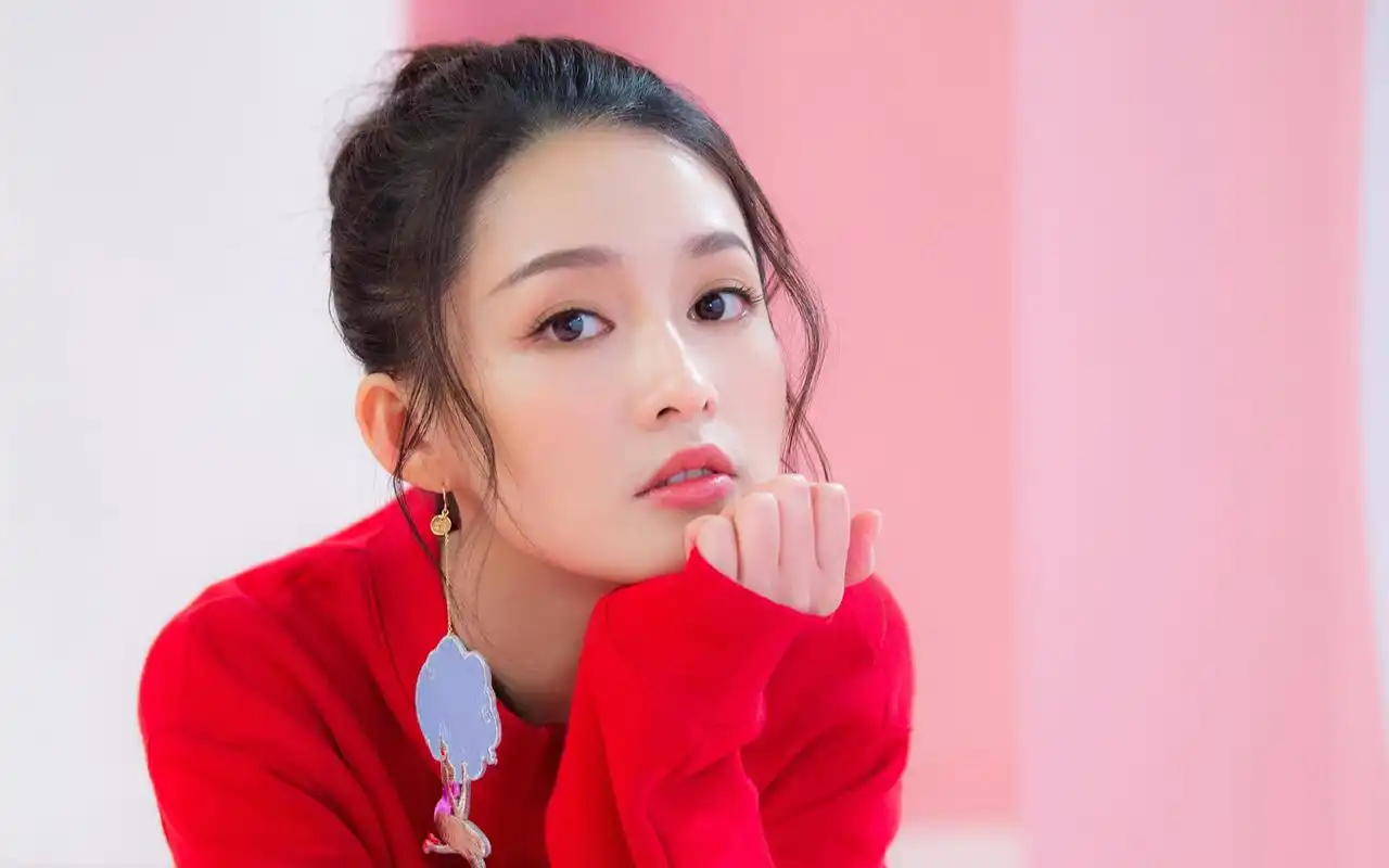 李沁清新甜美写真图片桌面壁纸