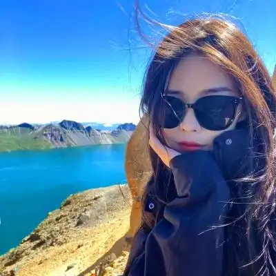 高端大气头像女