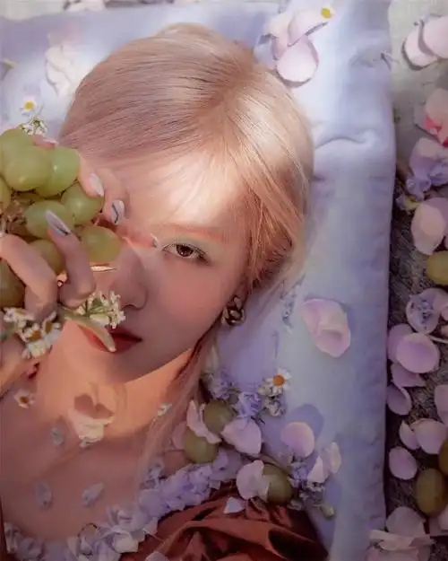 blackpinkrosé正式个人出道mv发布不到20分钟点击超过50万