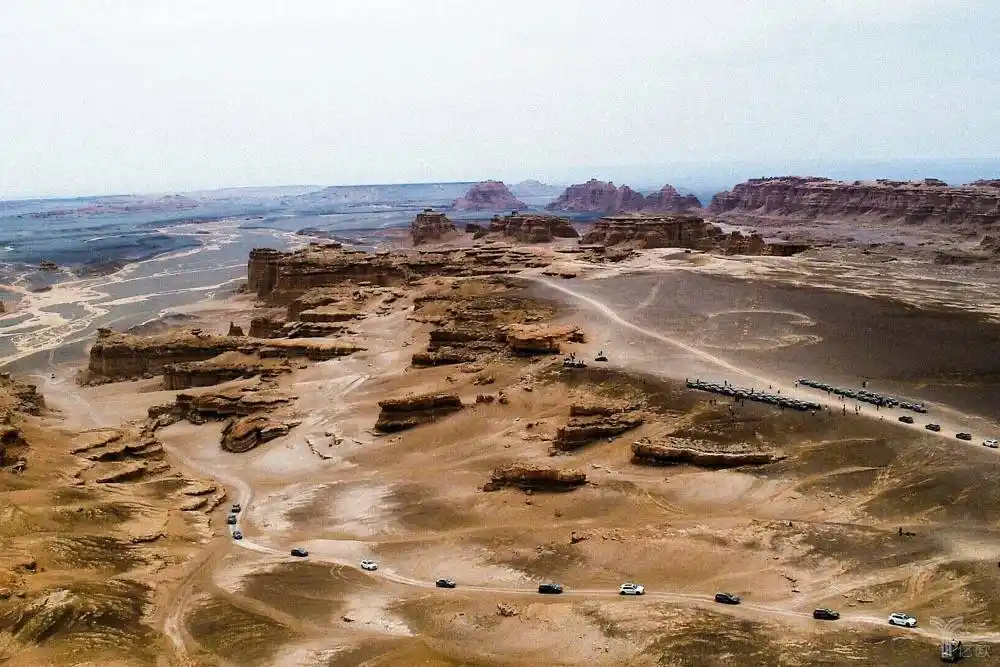 在新疆古丝绸之路的无人区上奥迪为q5l的quattro四驱系统正名