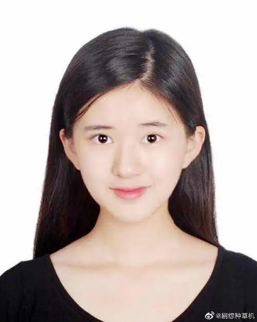 赵露思16岁证件照好清纯##赵露思学生时期证件照