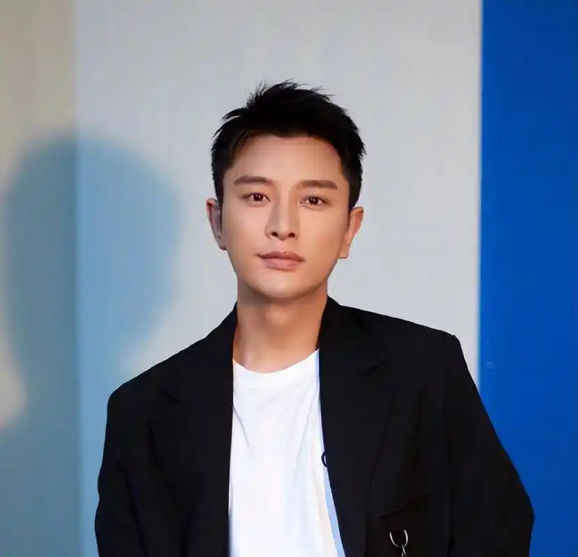 回顾贾乃亮聚会后带美女回家,疑似恋情曝光,和李小璐复婚无望