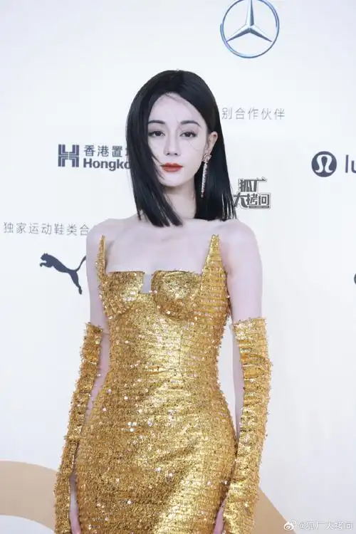 迪丽热巴金色神女#迪丽热巴红毯生图来啦,风好会吹,人好美#迪丽热巴