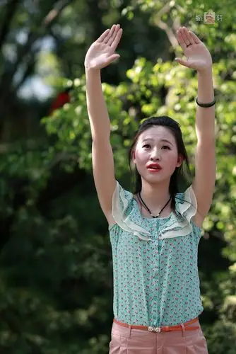 6/10) 3 赞 0 收藏 3 评论 青春的气息(陈思羽) 手机看图集 作品简介