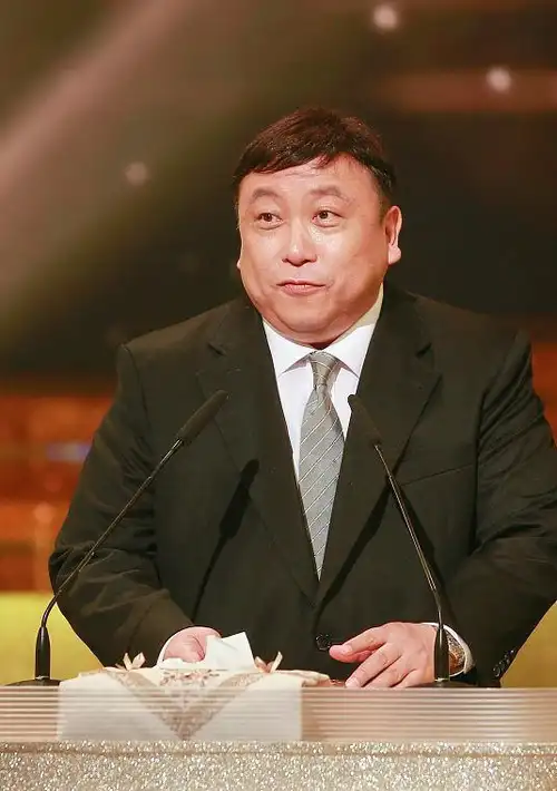 "烂片之王"王晶:拍电影就是为了赚钱,口碑好坏我从来不介意 - 娱乐