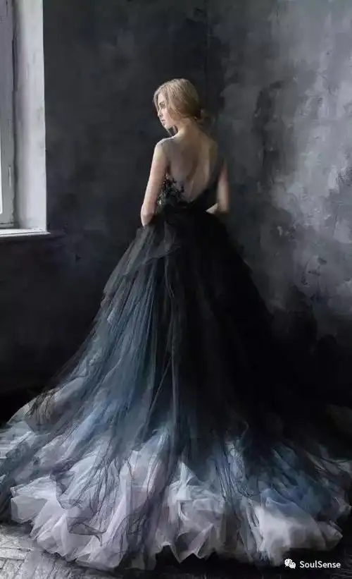 黑色婚纱或将成主流美到窒息只为特别的你