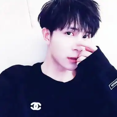 真人帅哥头像很清楚的